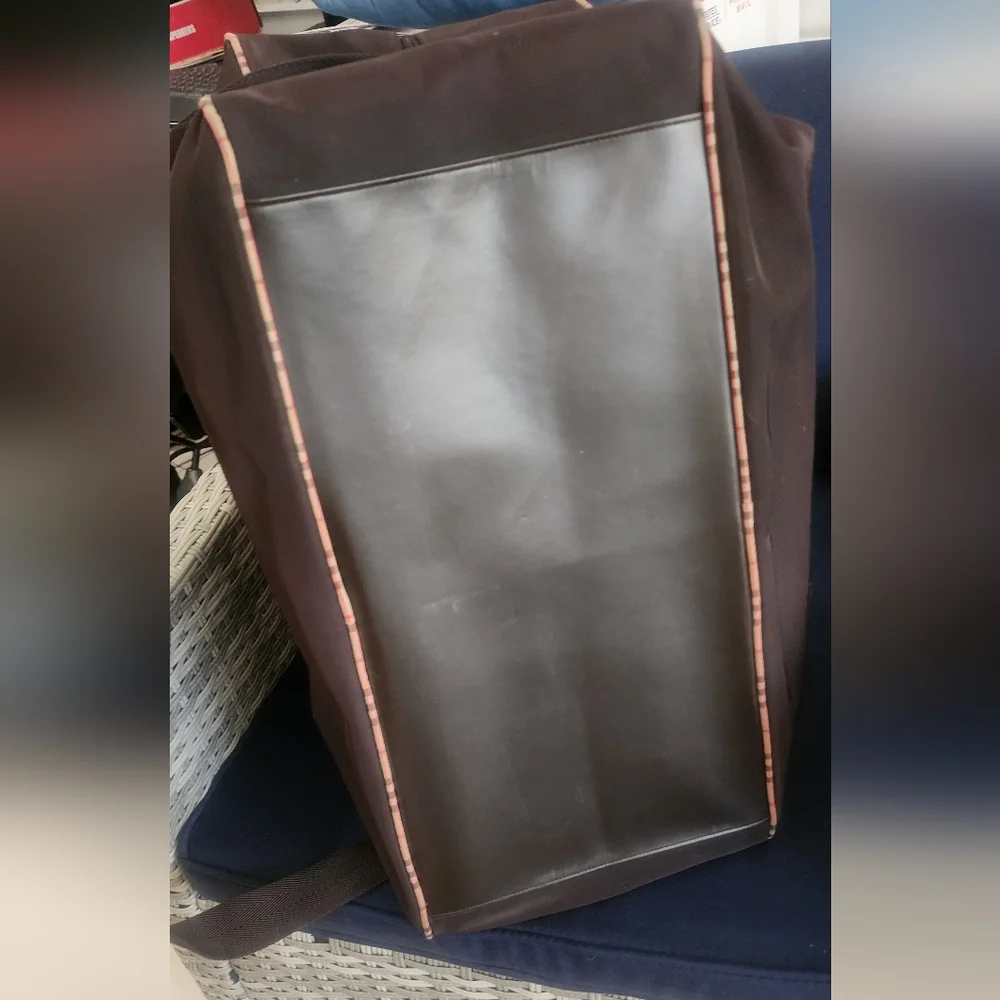 Burberry Fragrance Stylish Brown Bag‎
